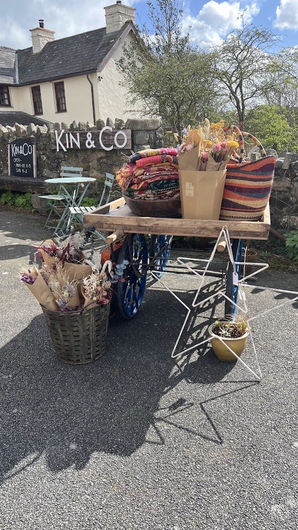 Kin & Co photo 1